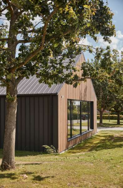 Steel and wood annex for extra space for ‘loaning out’ at Risskov Library, Risskov Bibliotek - Fortebakken 1, 8240 Risskov